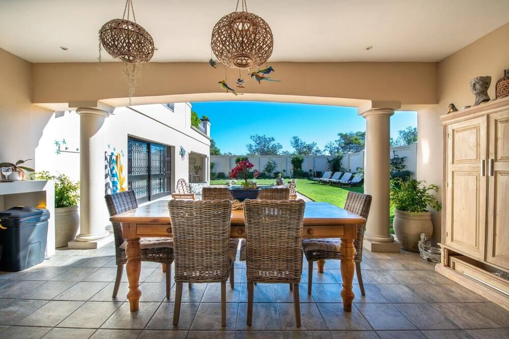 شرفة مرصوفة