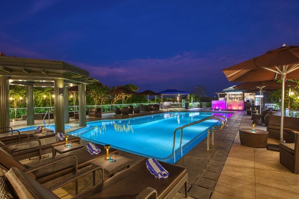 حوض السباحة صورة