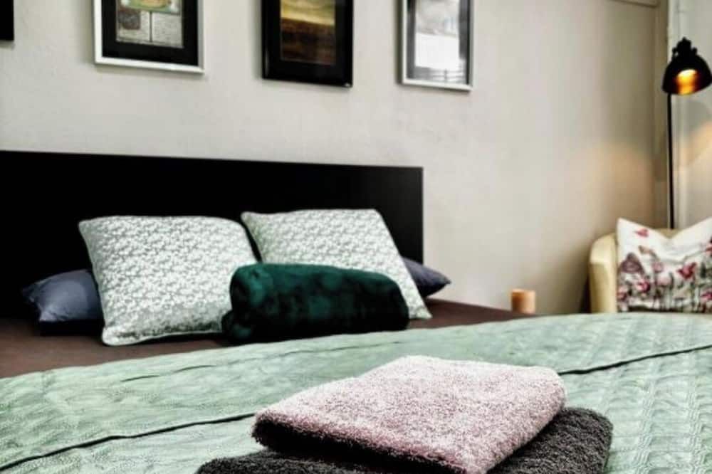 آخر
