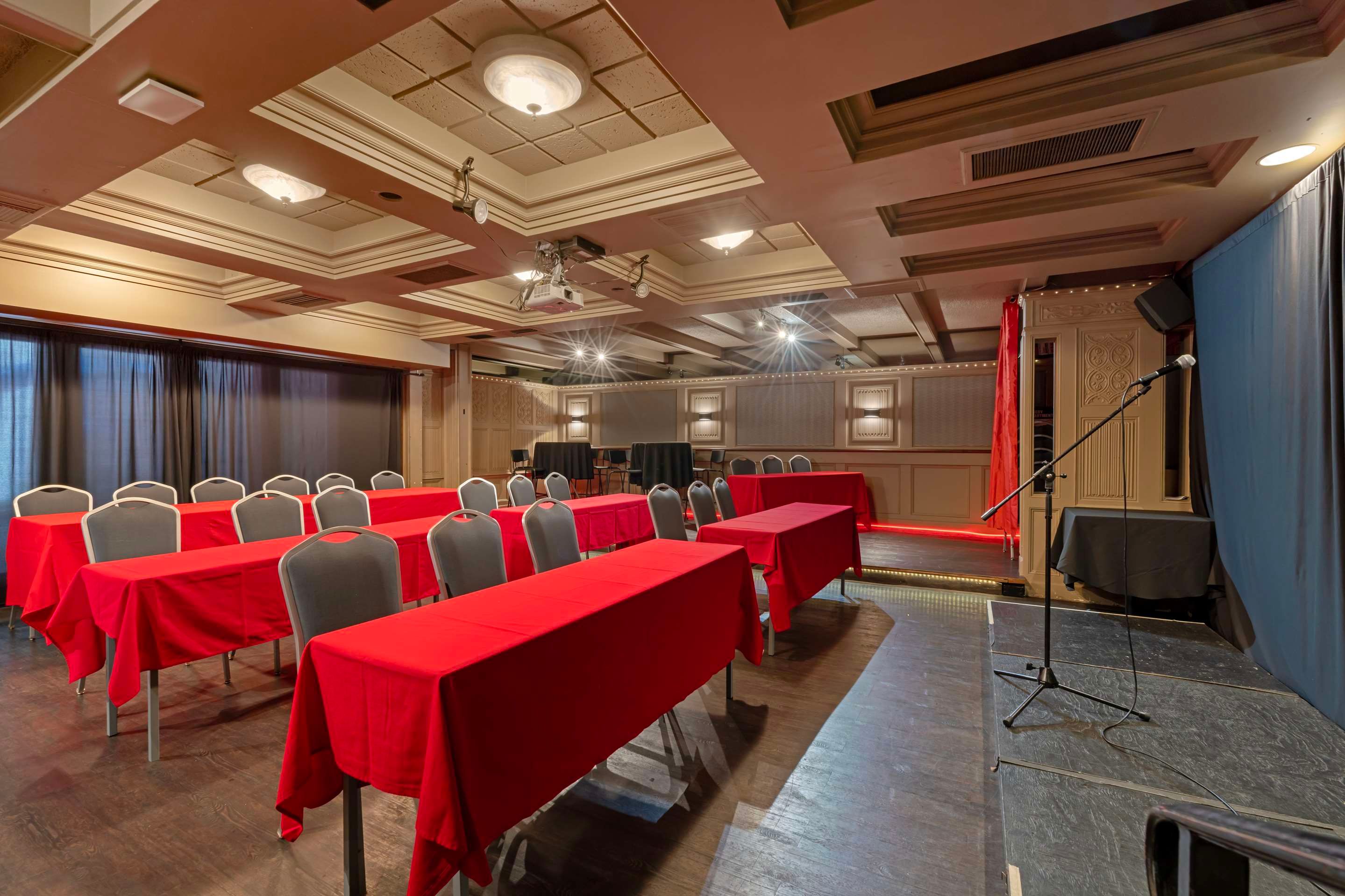 غرفة الاجتماعات