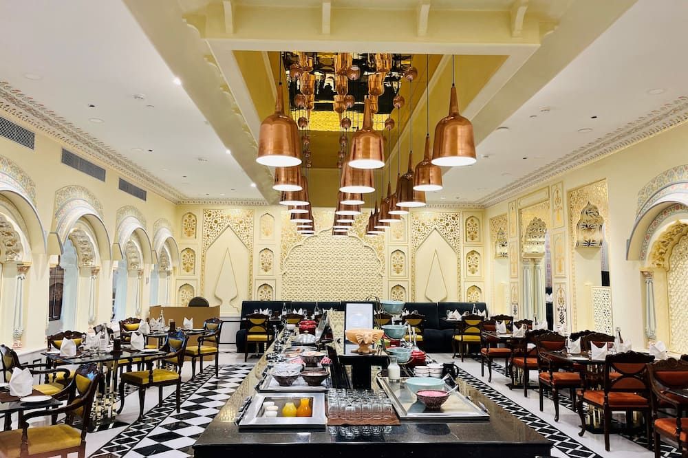 مطعم