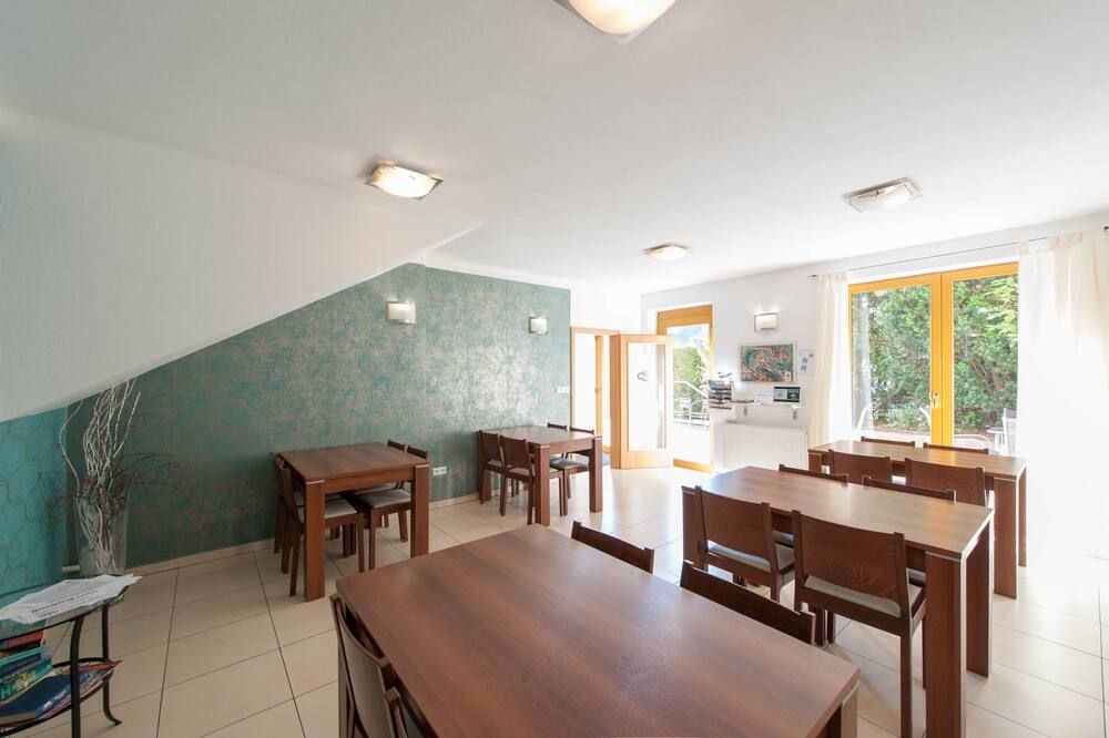 غرفة طعام صورة