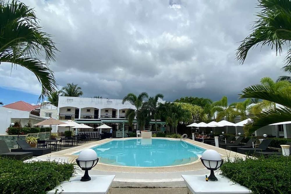 حوض السباحة صورة