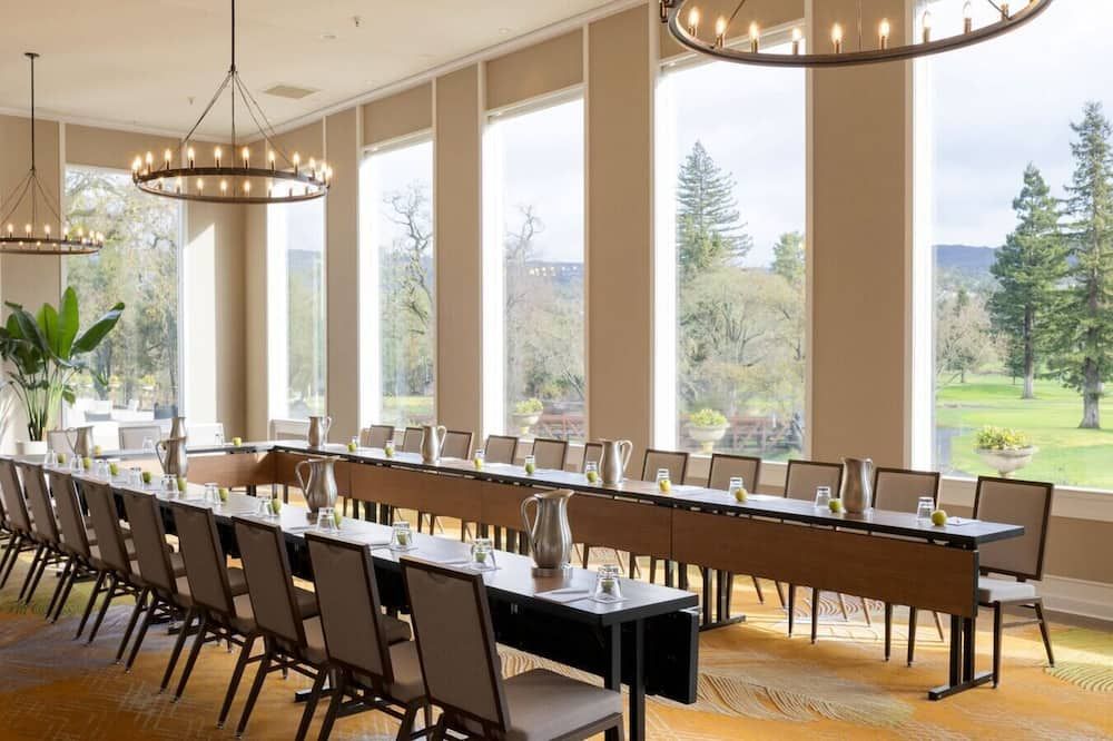 غرفة الاجتماعات