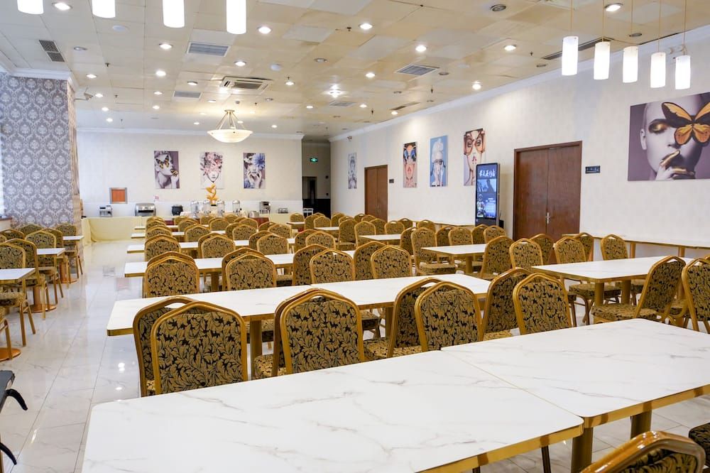 مطعم