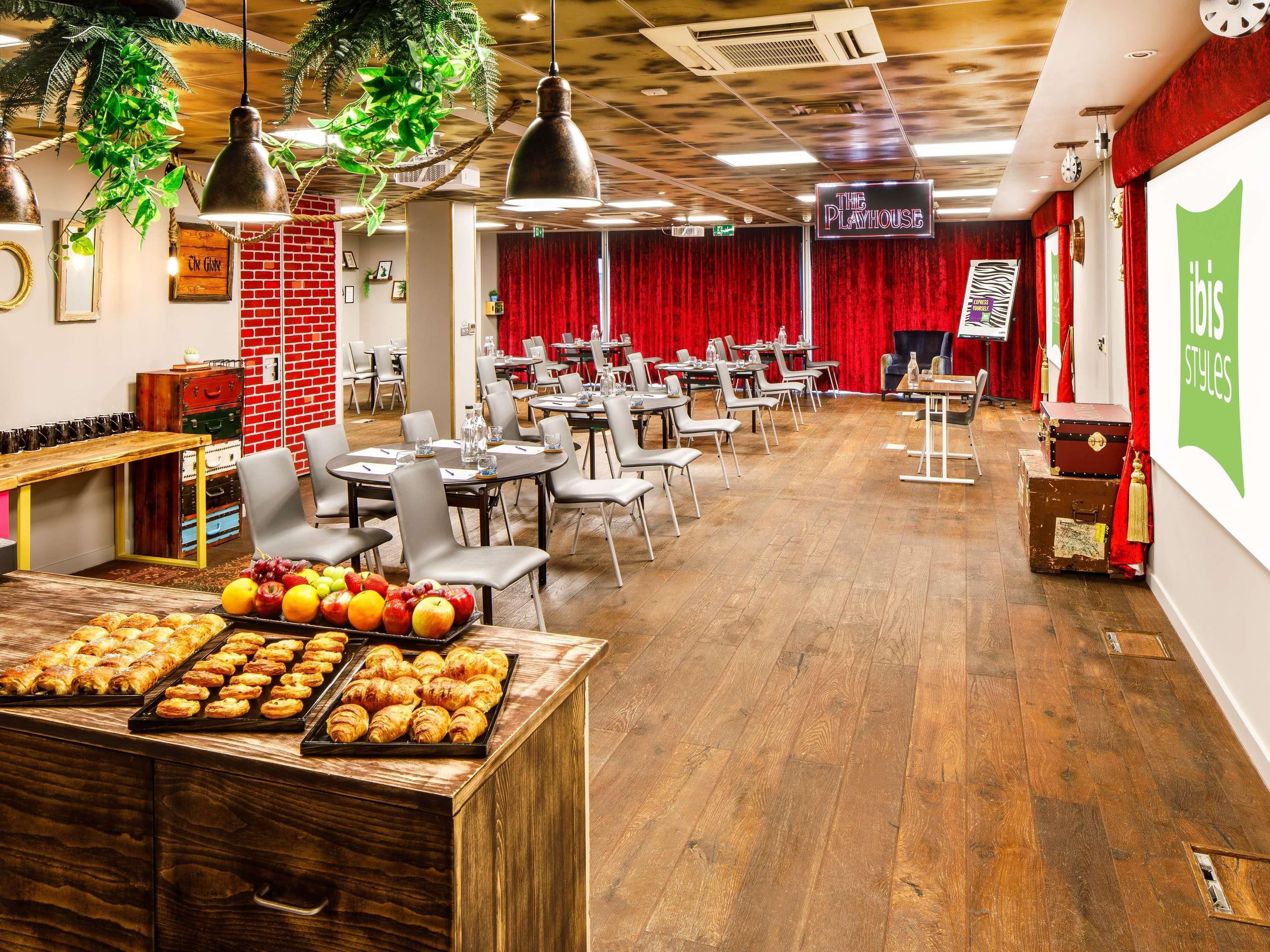 غرفة الاجتماعات