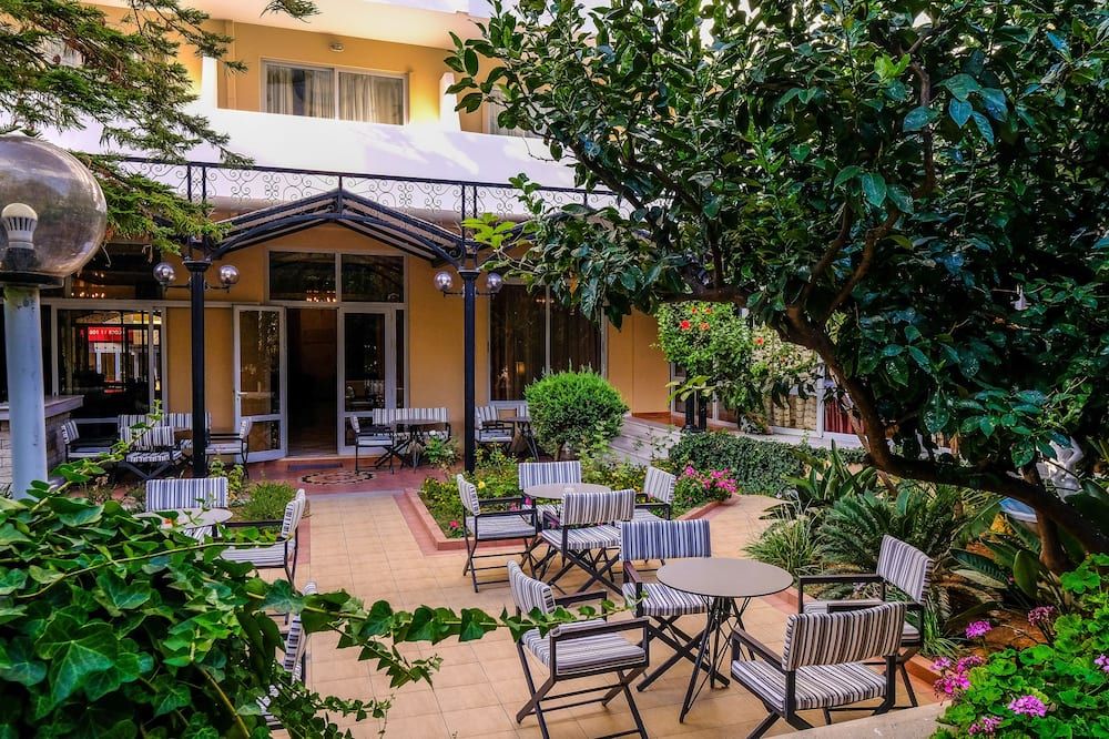 شرفة مرصوفة