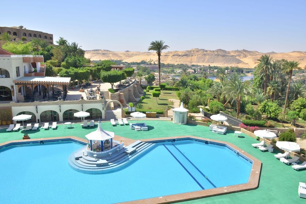 حوض السباحة صورة