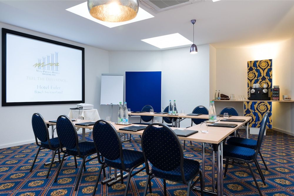 غرفة الاجتماعات