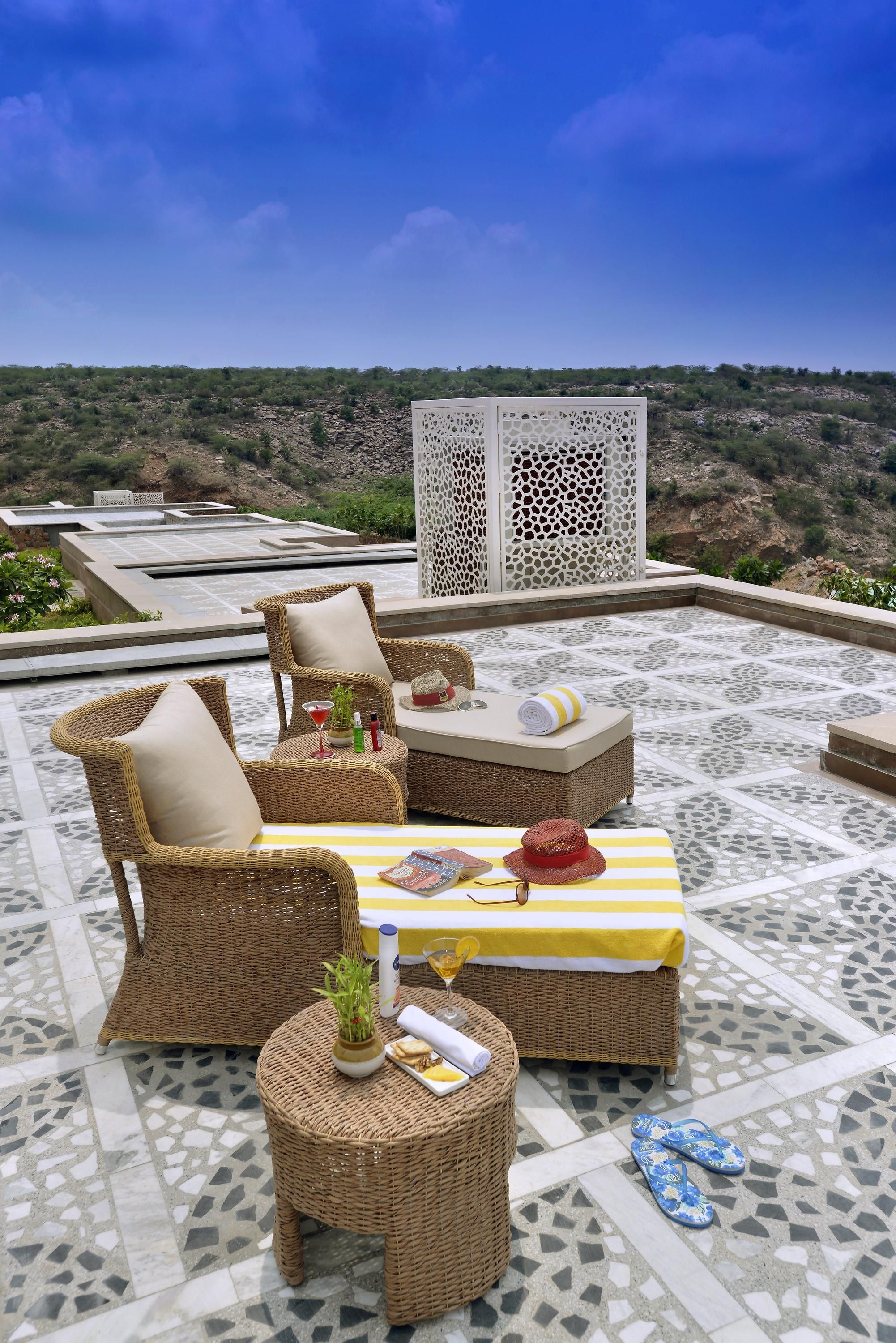 شرفة مرصوفة صورة