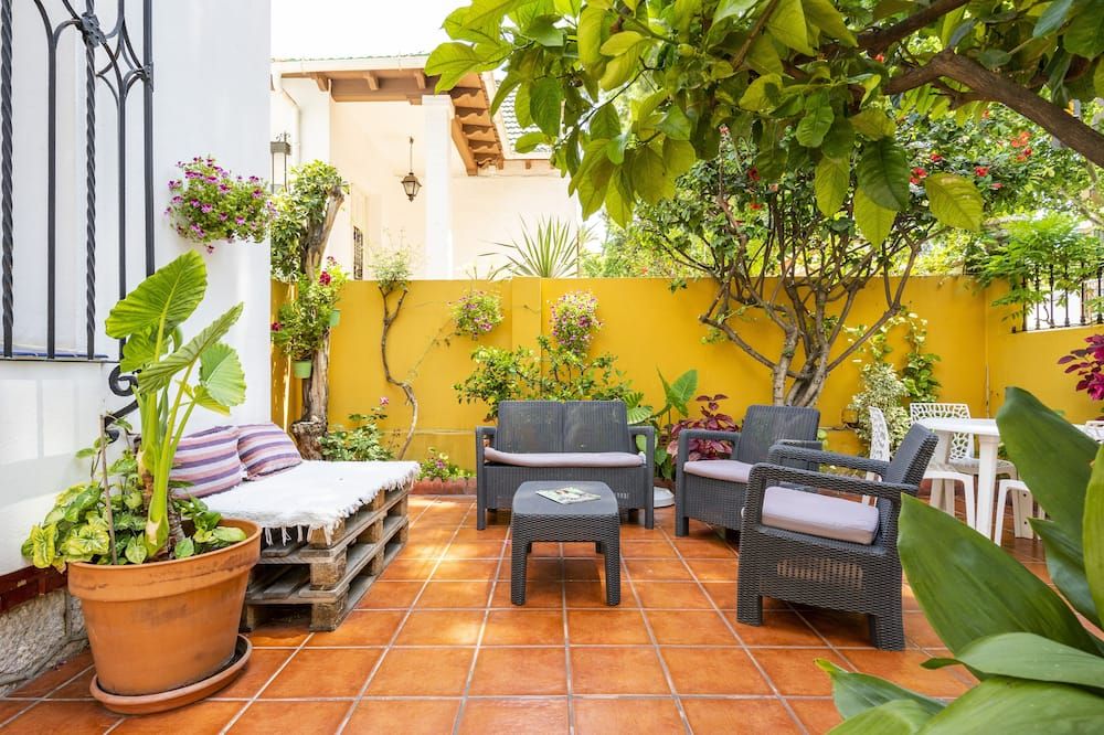 شرفة مرصوفة