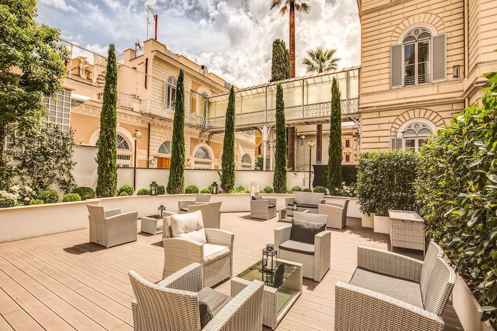 شرفة مرصوفة