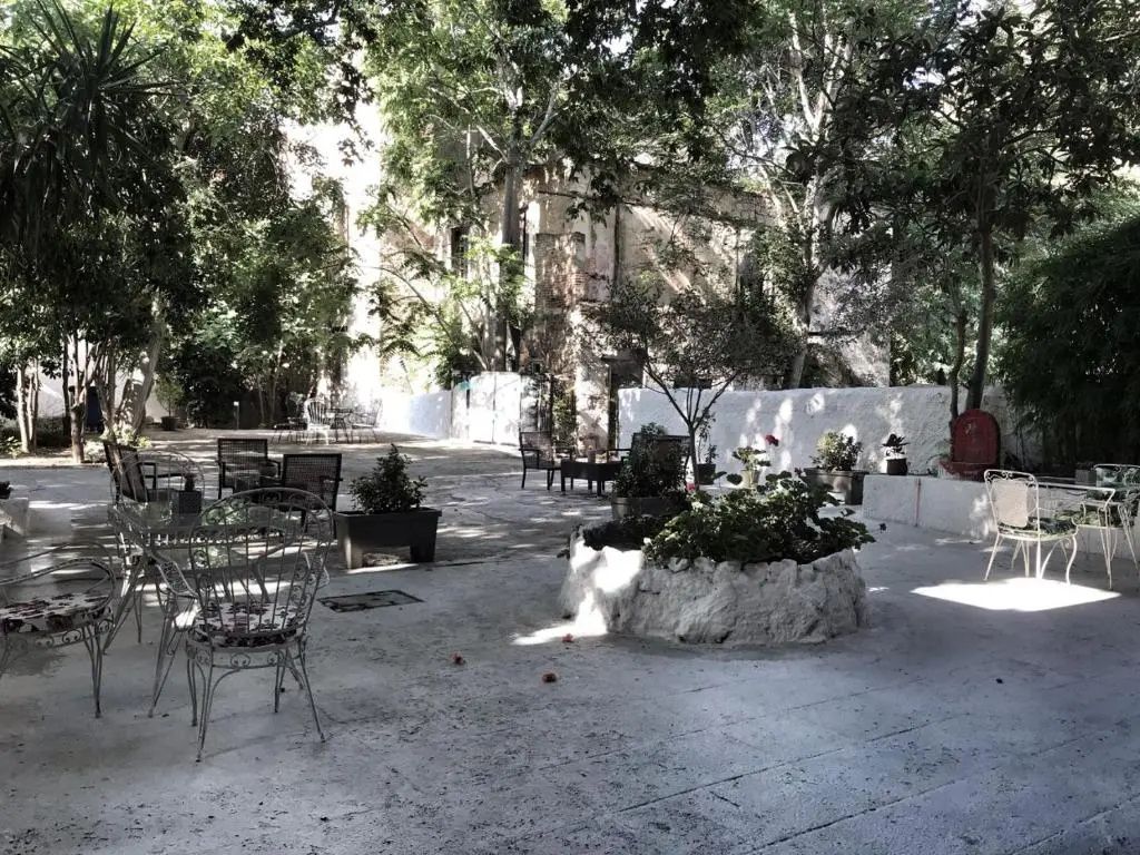 شرفة مرصوفة صورة