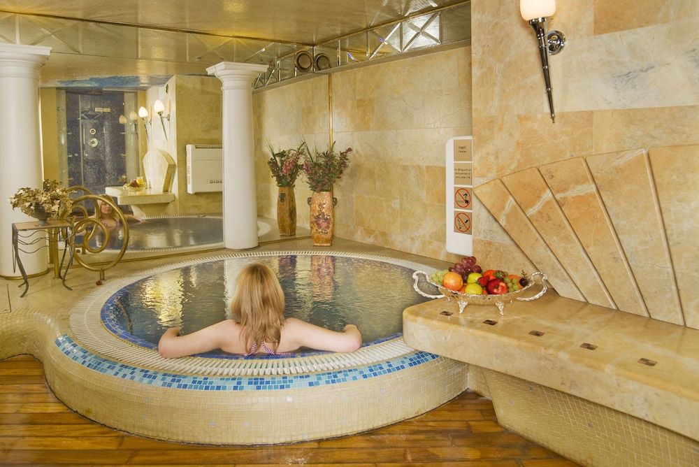 حوض السباحة صورة