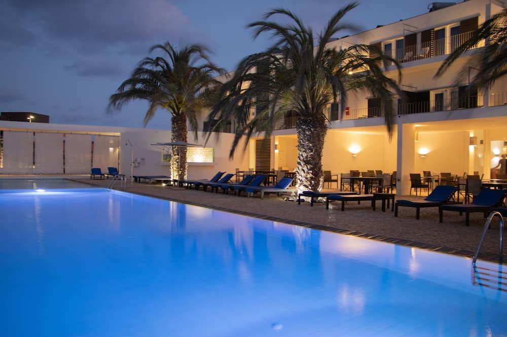 حوض السباحة صورة