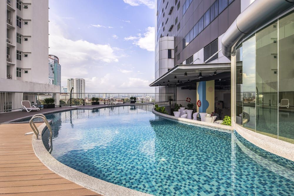 حوض السباحة صورة