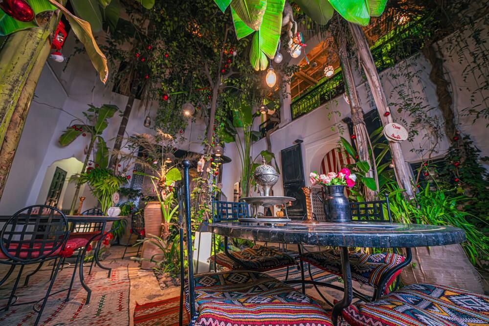 شرفة مرصوفة