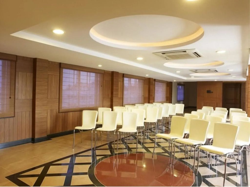 غرفة الاجتماعات