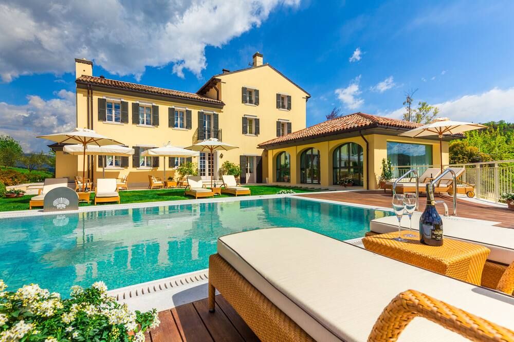 حوض السباحة صورة