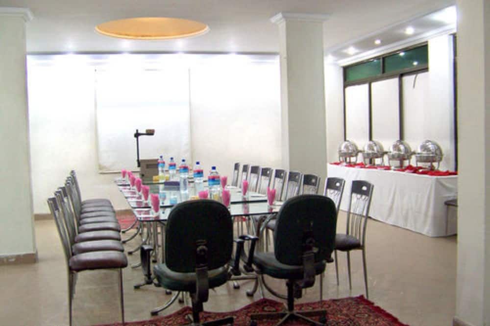 غرفة الاجتماعات