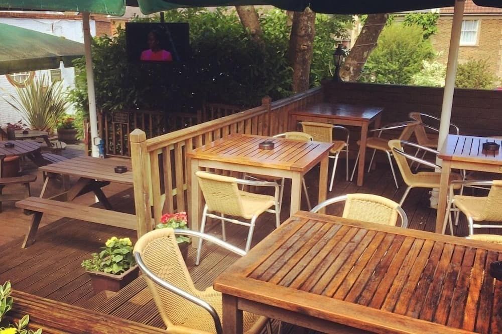 شرفة مرصوفة