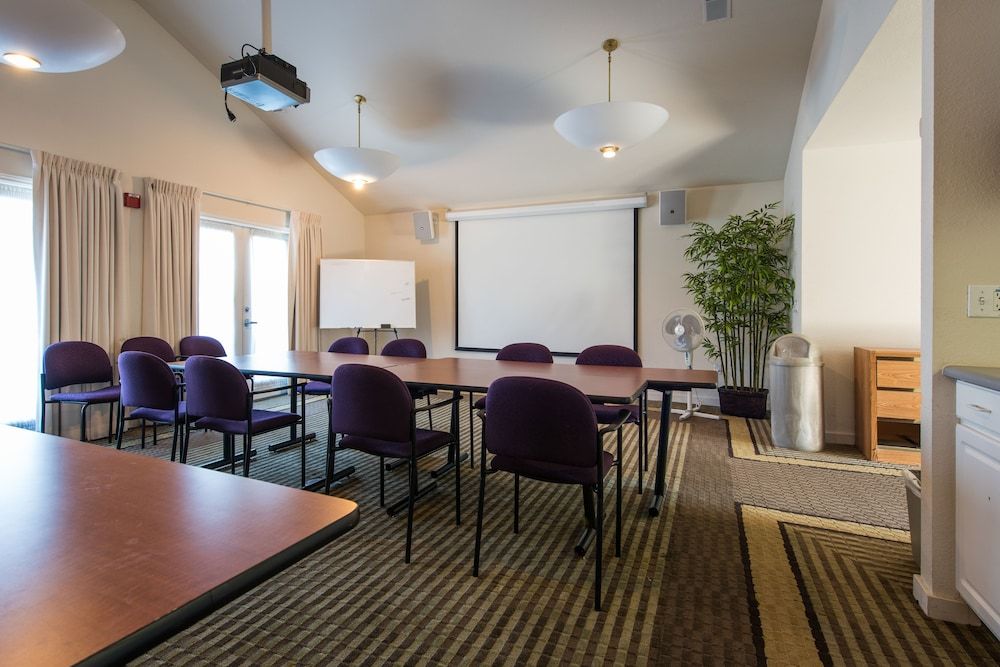 غرفة الاجتماعات