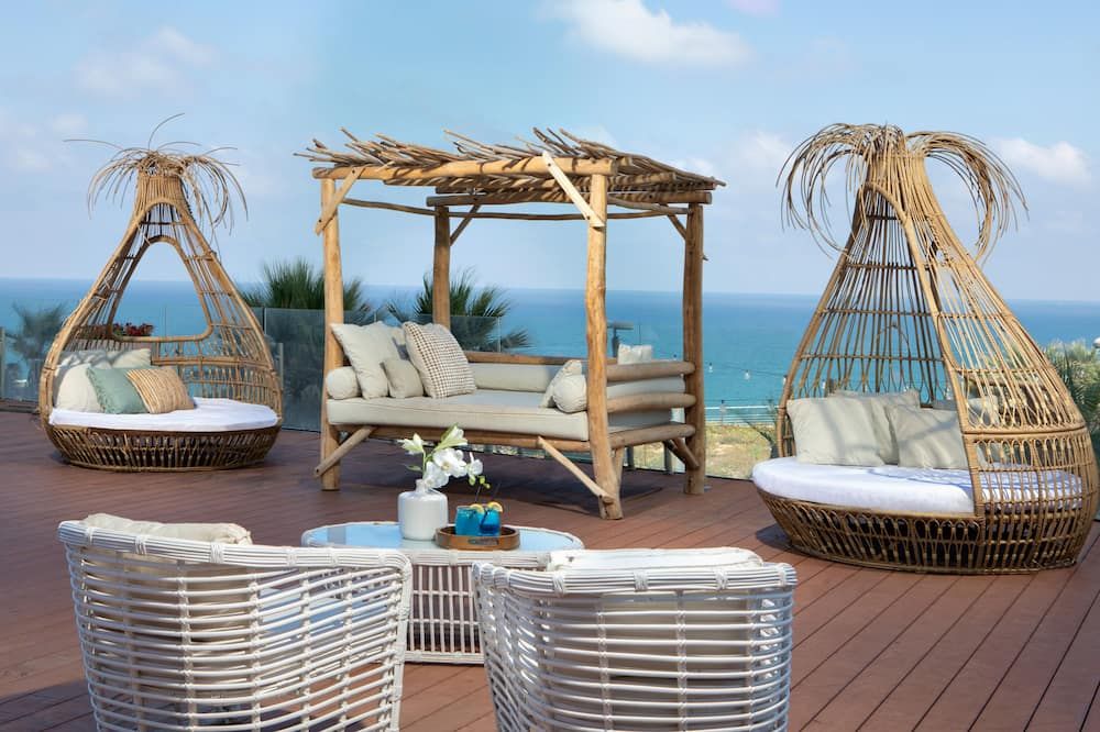 شرفة مرصوفة