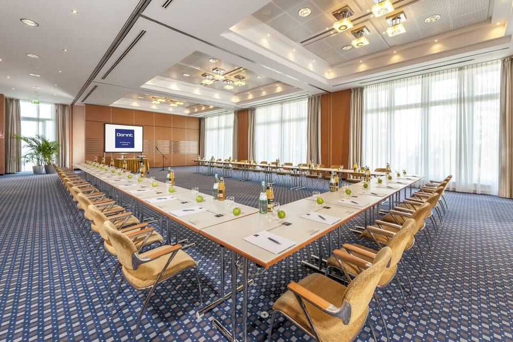 غرفة الاجتماعات