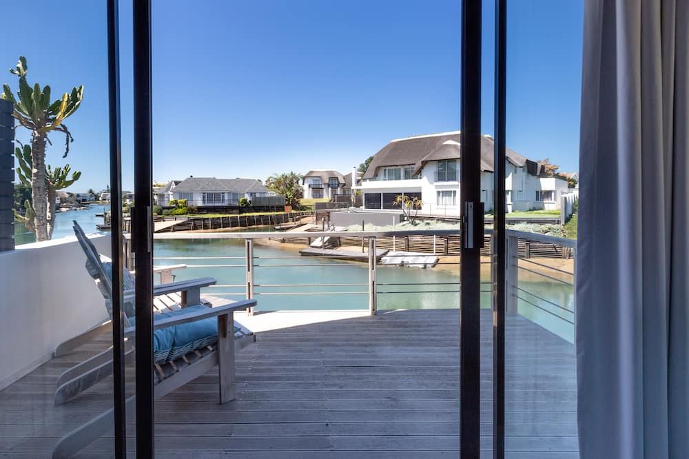 شرفة مرصوفة