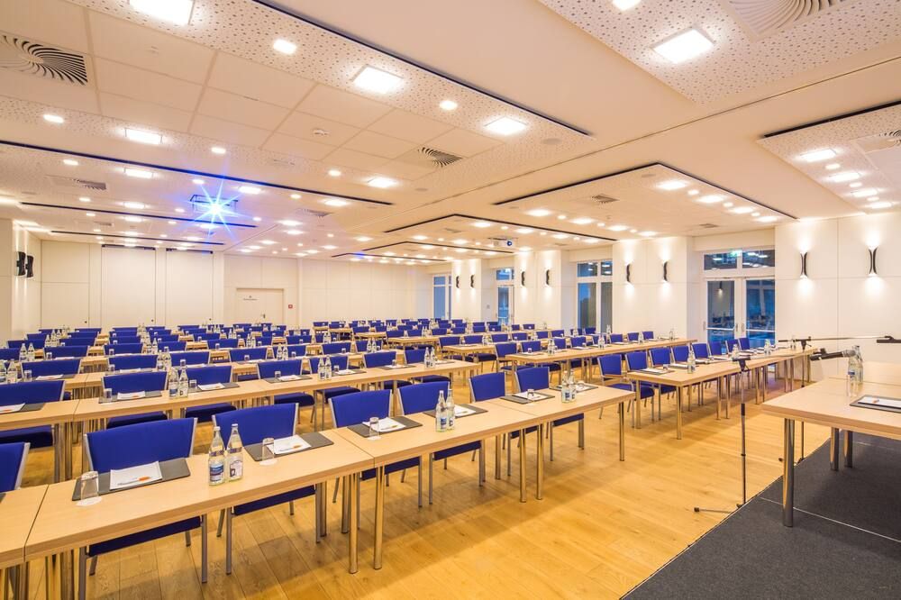 غرفة الاجتماعات