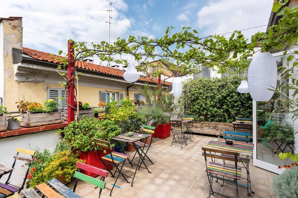 شرفة مرصوفة