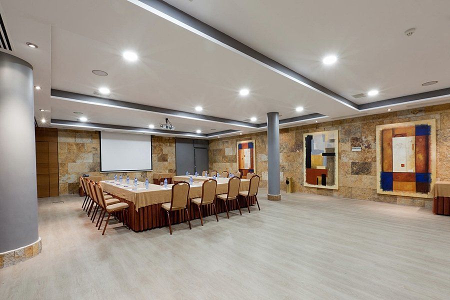 غرفة الاجتماعات