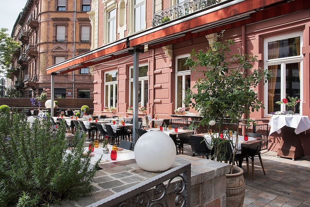 شرفة مرصوفة