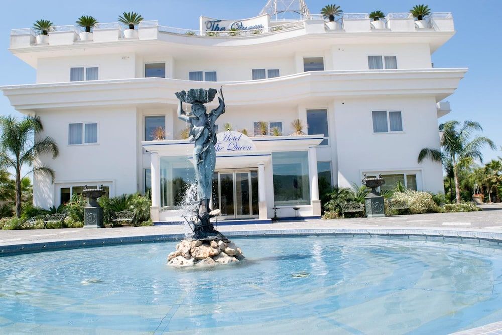 حوض السباحة صورة