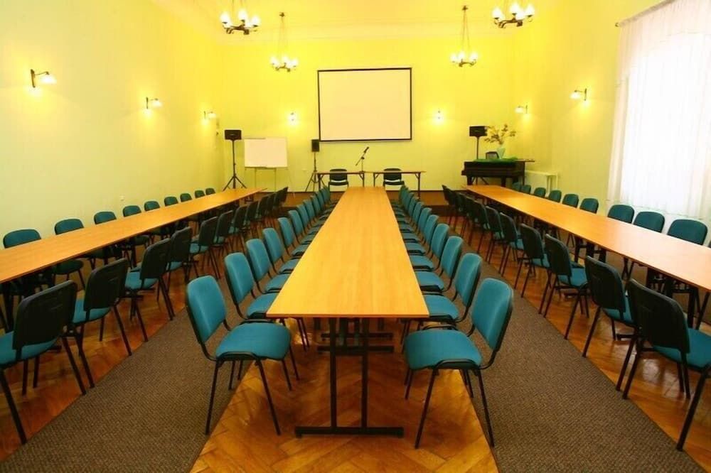 غرفة الاجتماعات