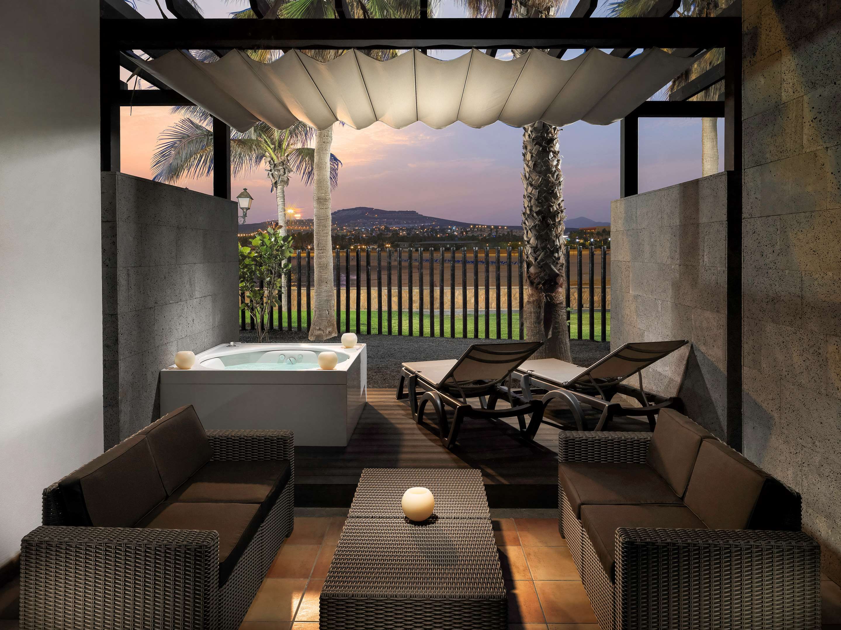 شرفة مرصوفة