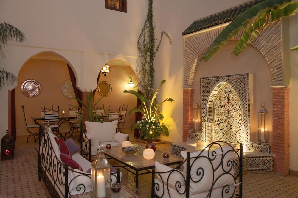 مطعم