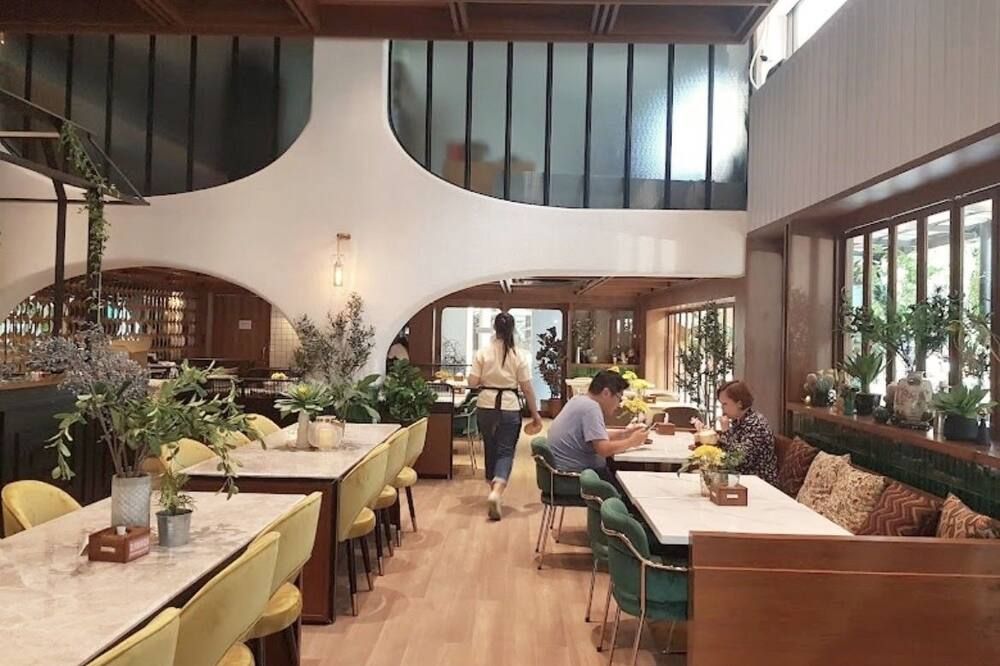مطعم