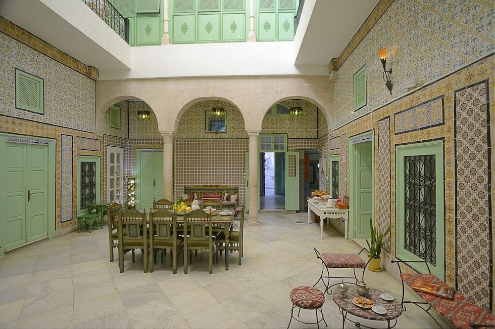 شرفة مرصوفة