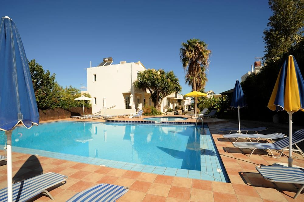 حوض السباحة صورة