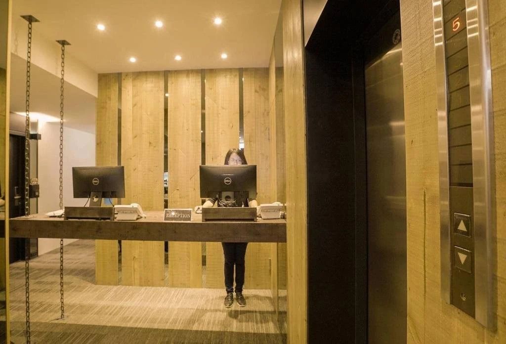 آخر