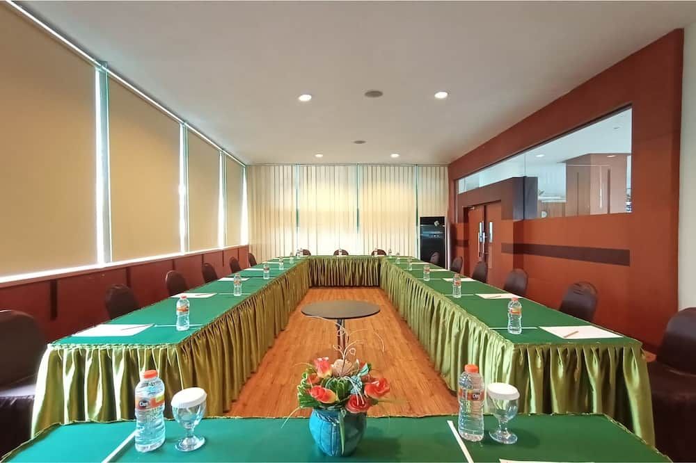 غرفة الاجتماعات