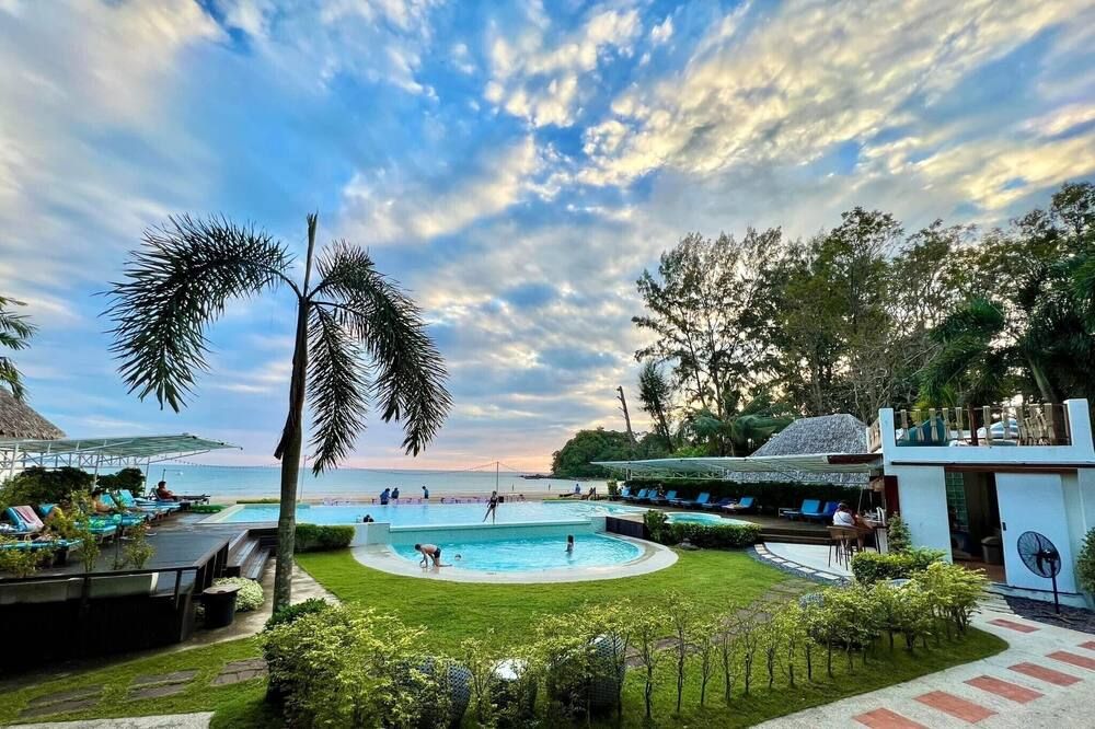 حوض السباحة صورة