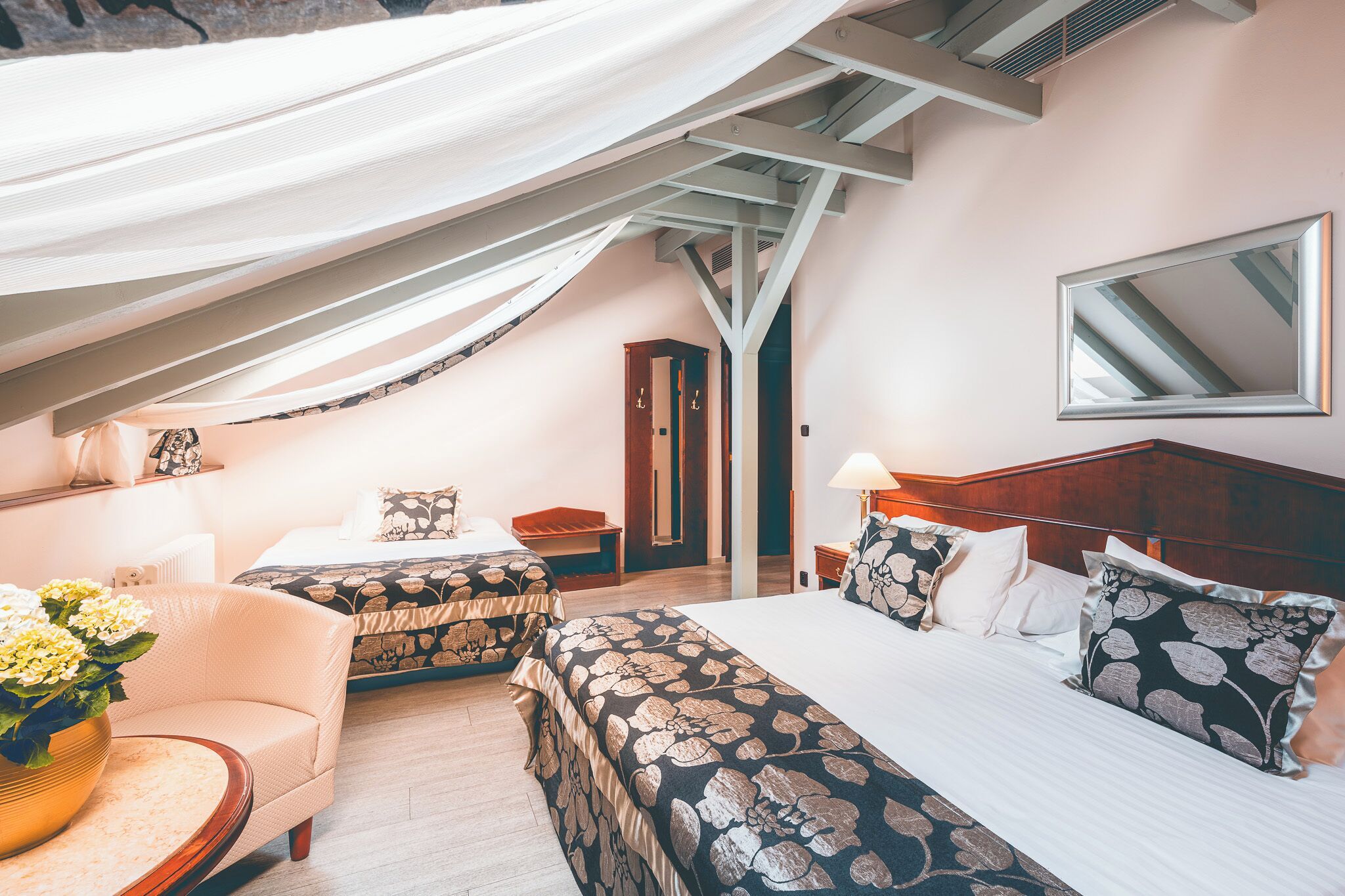 آخر