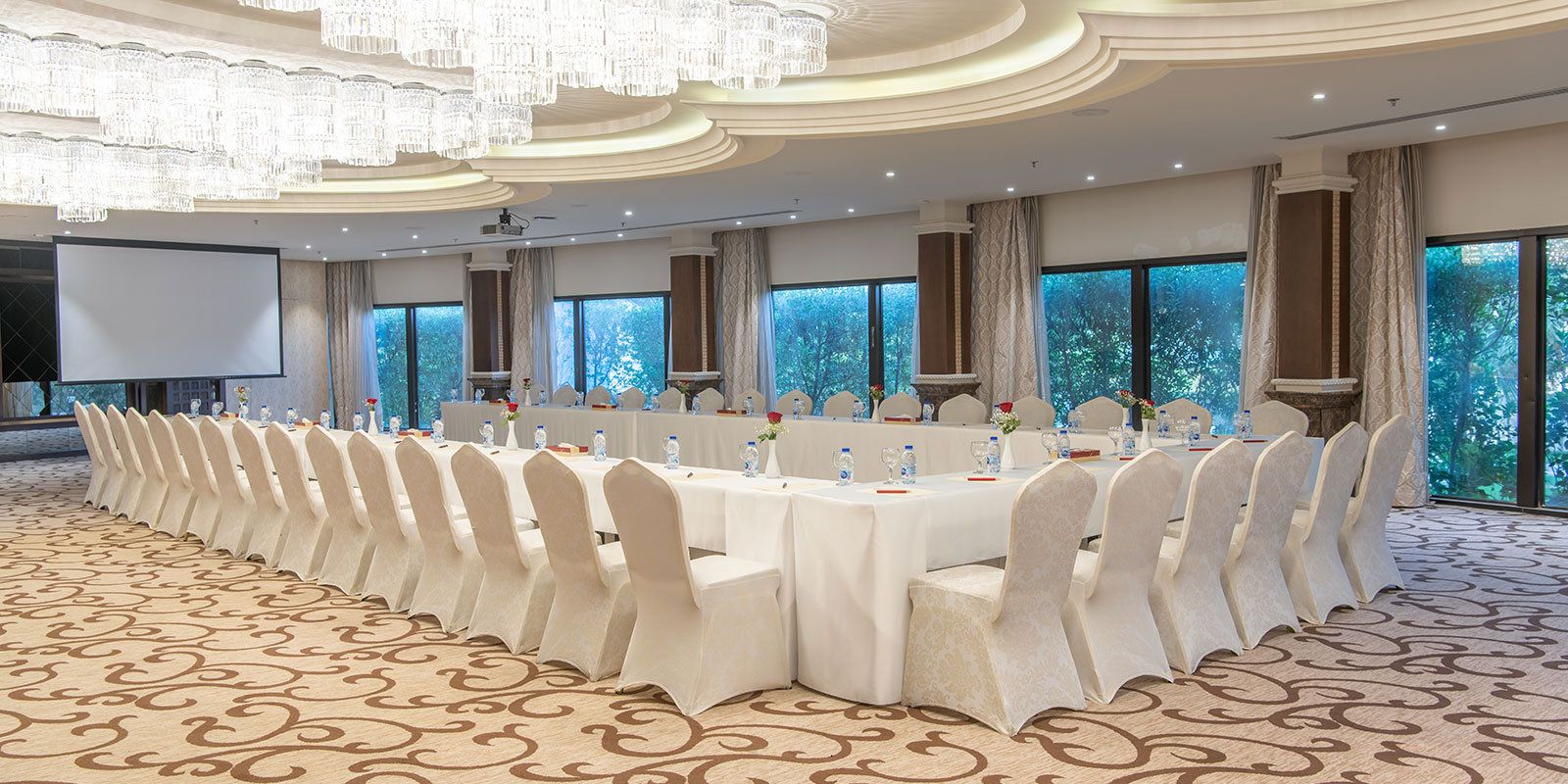 غرفة الاجتماعات