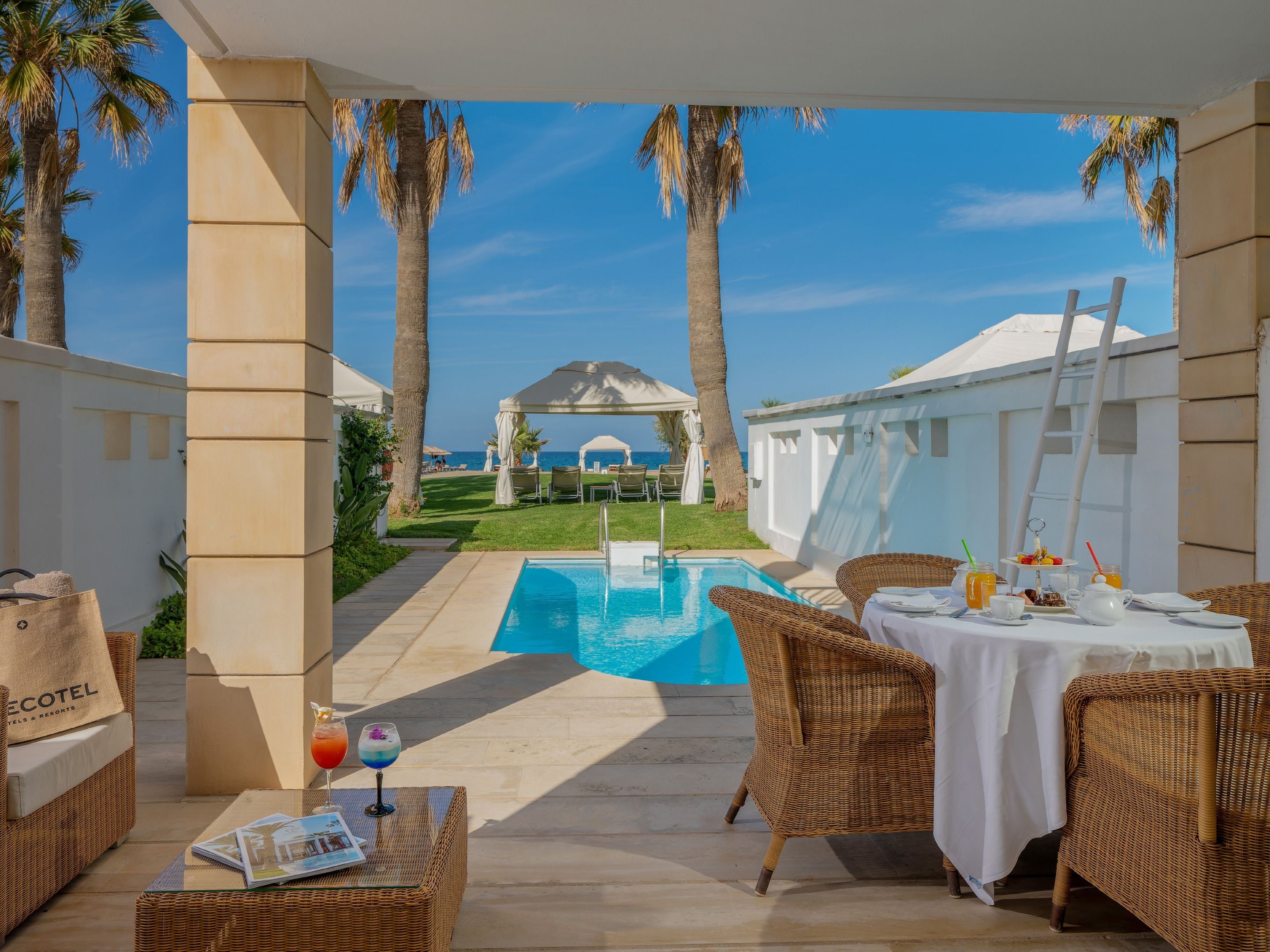 حوض السباحة صورة