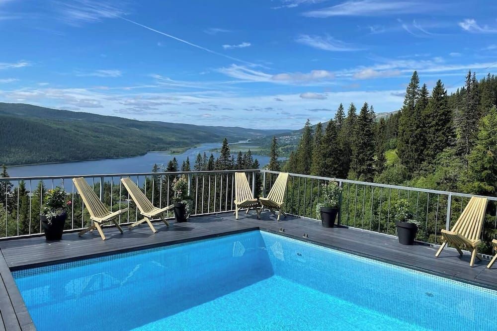 حوض السباحة صورة