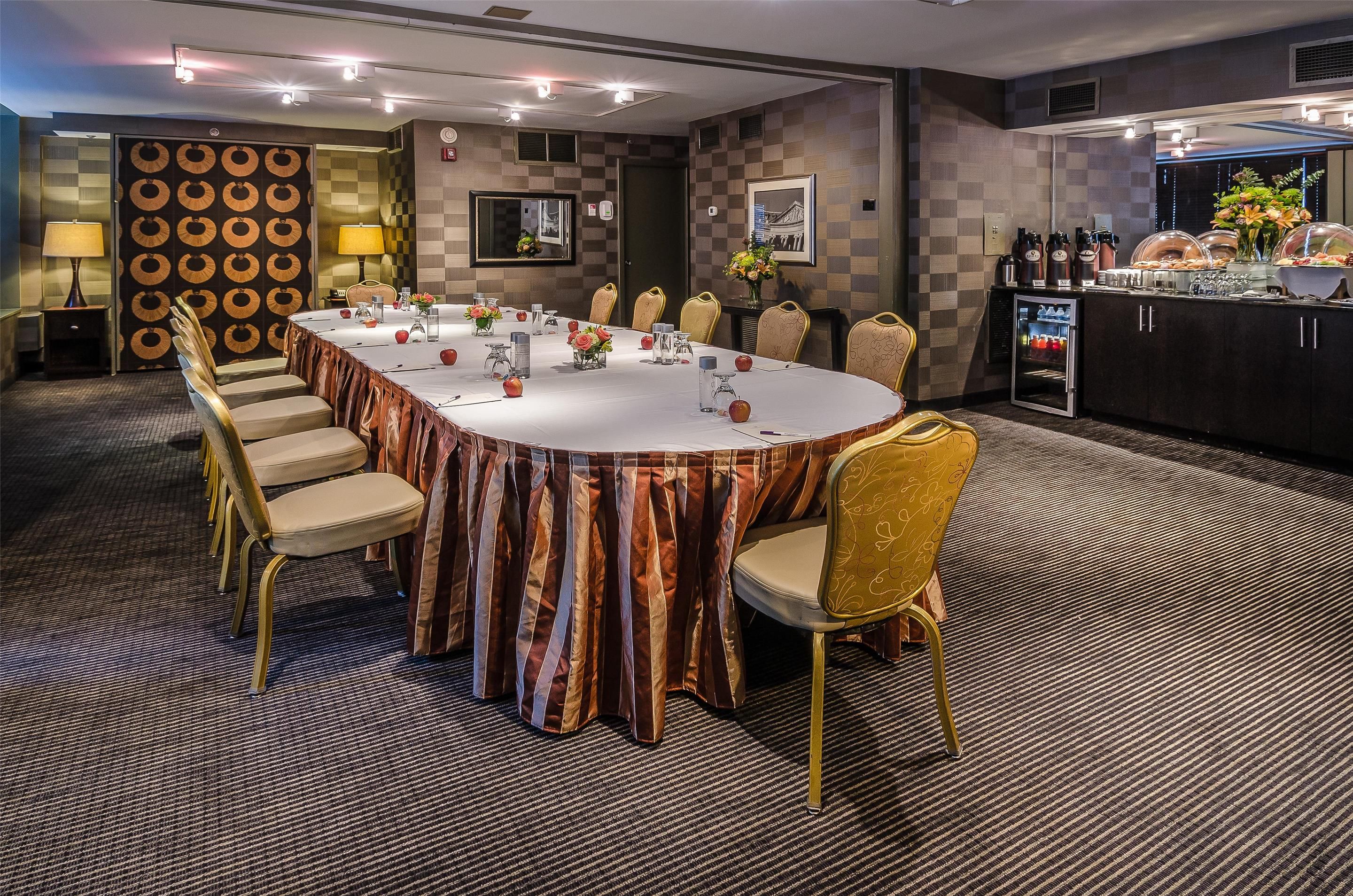 غرفة الاجتماعات