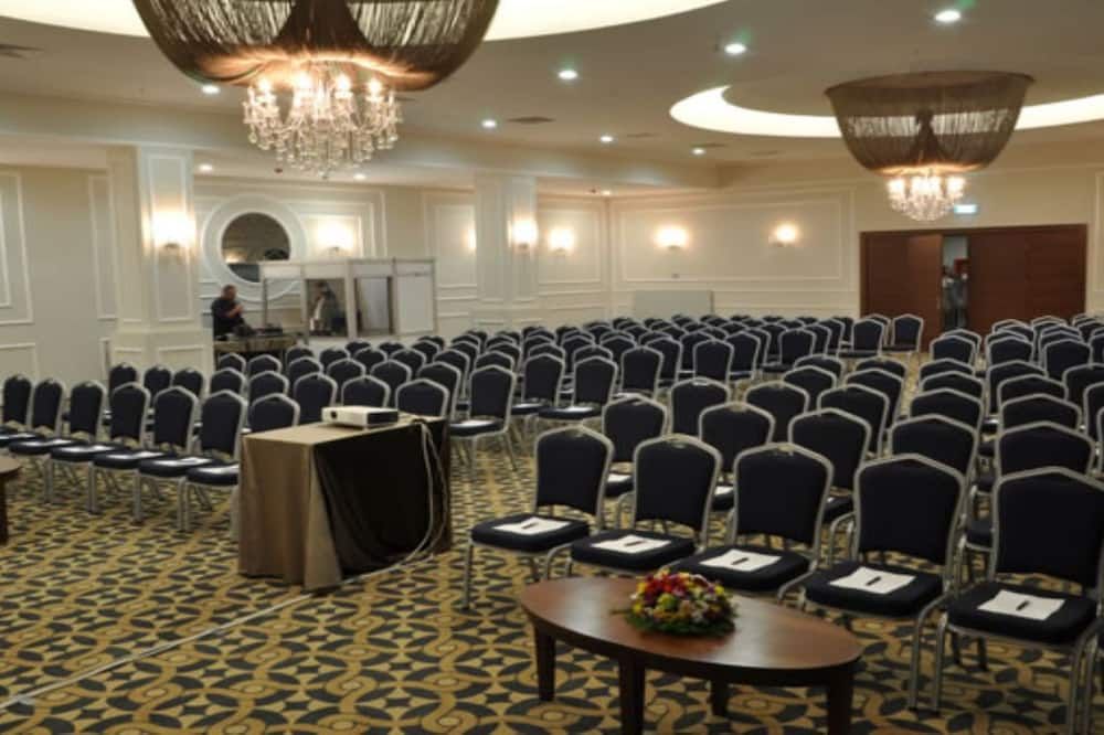 غرفة الاجتماعات