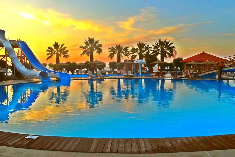 حوض السباحة صورة